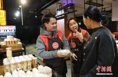 西安聋哑人创办“无声”超市点亮就业路